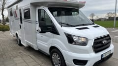 Loft On Wheels 5.0 – Recent automatic camper for 4 people
