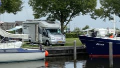 Very spacious LMC Camper with fully automatic hydraulics level system