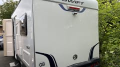 Mary Hen – Swift Escape 664 4 Berth Motorhome