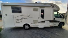 Start your freedom – Spacious MC Louis Sovereign 80 Semi-Integral