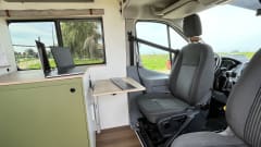 Nomad – Luxe Off-Grid Ford Transit – Airco – 6 kWh – Vrij Kamperen