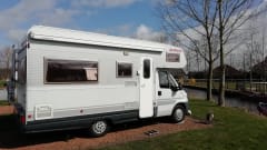 Complete and compact 5-person house on wheels