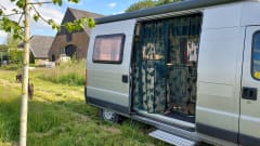 2p attractive, spacious, light Fiat bus camper