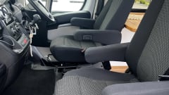 Camper – 4 Berth Peugeot Camper Van Motorhome Based In East Sussex
