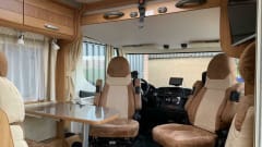 Moby – Compacte 4 persoons integraal camper, met toch heel veel ruimte..