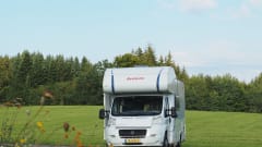 Camper accogliente e robusto, perfetto per le giovani famiglie