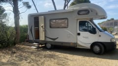 De Comfort Cruiser – Your Own Home on Wheels! Luxurious, Spacious and Reliable Hymer Alcove Camper