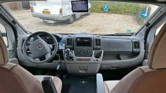 3p Adria Mobil semi-integrated uit 2011