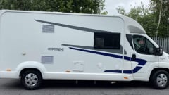 Robyn – Robyn - 6 Berth Luxury Motorhome