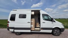 Donny – 2-seater Mercedes-Benz bus from 2013