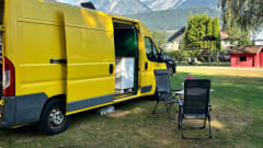 De Gele Rakker – Peugeot-Bus mit 2 Sitzen aus dem Jahr 2015