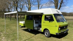 Manfred – VW LT28 - Atmospheric 2p camper bus from 1976