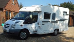 EASY 8 MOTORHOME HIRE JUST TURN UP AND GO