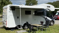 De Glucksmobil! – 6 person family camper Alcove