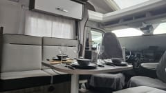 4p Ford semi-integrated uit 2024
