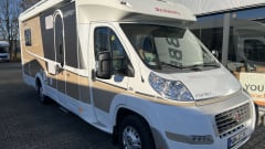 Sjors – Fiat Ducato Dethleffs Queens bed