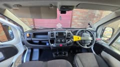 Herdy 🐑 – ✨ Luxuriöser Campervan mit 2 Schlafplätzen – nur für Erwachsene | Autarkie-fähig | Hundefreundlich ✨