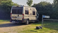 Reliable, neat and complete camper