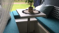 Zus – Hip camper van Zus. Very nicely decorated.
