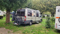 Reliable, neat and complete camper