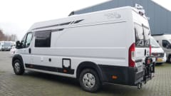 RoadCar (Pössl) 640, 2 slaap- 4 zitplaatsen, Lengtebedden, Busbiker