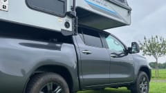 Real-Lite – Toyota Hilux (2025) with camper unit