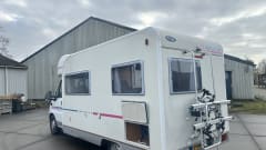 Adriatik 573ds – 4p Adria Mobil semi-integrated uit 2003