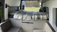 Time Out Campers – 2p Mercedes-Benz bus from 2010
