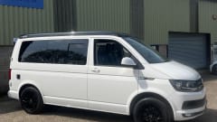 Woody – 4 berth Volkswagen campervan from 2018