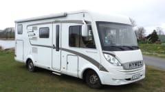 Kap – 4 person Hymer integrated with length beds!