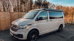 Rogue Three – Top Spec Volkswagen T6.1 | Comfortable & Slick | Sleeps 4