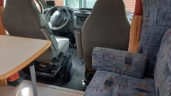 4p Chausson semi-integrated uit 2002