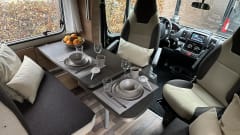 Knausje – 5p Weinsberg Carasuite 700 ME