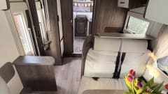 happy camplife – 5p Ford semi-integrated uit 2023