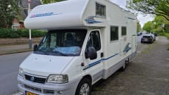 Very luxurious and spacious 4 person Alcove camper with 2 fixed spacious beds