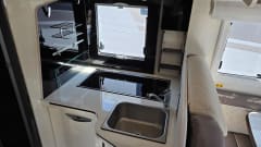 Marco – 5p Ford semi-integrated uit 2025