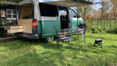 Experience adventures with Jip! 2p VW camper bus