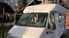 Compleet huisje op wielen! – Rapido Camper 2 person compact and complete!