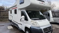 Mikey – 6 bed / 6 seatbelt Motorhome - let’s go on a road trip