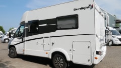 Sunlight T58, Compact 6-meter Semi-Integrated with French bed!