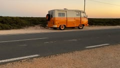 Laranja – Rent a  Blue Classics’s Combi J9