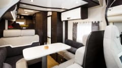 Miel – Fully equipped 4p Benimar Mileo 224 semi-integrated from 2020 - also SKI!!