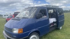 Mr Blue Sky  –  Volkswagen Campervan von 1997