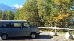 Mr. Grey –  Volkswagen Westfalia Wohnmobil (4 Personen)