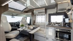 Blair – 2026 New Luxury Roller Team 4 berth off-grid Motorhome