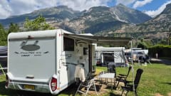 Family camper with 3-person bunk bed (6 persons)