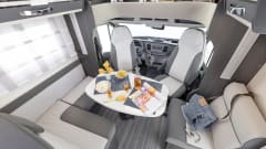 Bavarian Camper 9 – Teilintegrierter mit Innentür für 2 getrennte Räume