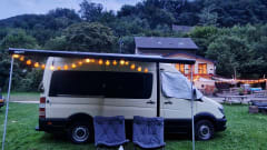 Perfecte Plek | zand – Mercedes Sprinter L2H2 (2018) - automatic | off-grid | 2 outdoor showers