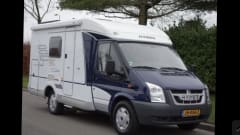 Compact and fully equipped Ford Hymer 522 Campervan