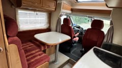 Gezinscamper – 4p Rapido semi-integrated from 2009